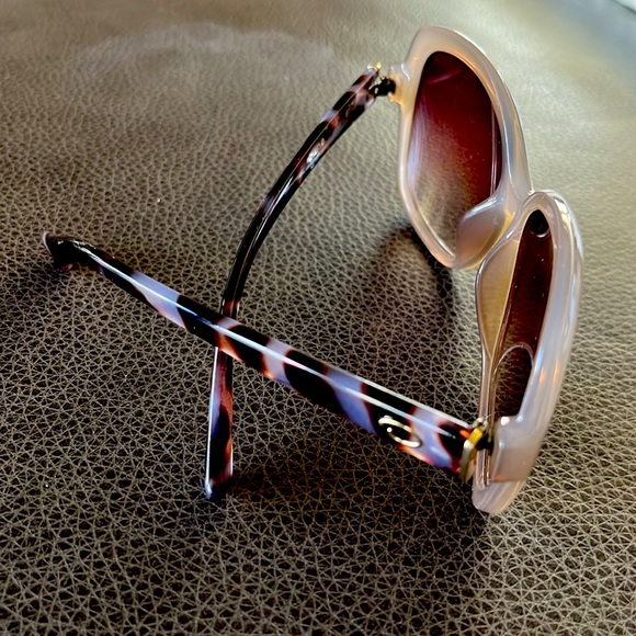 NWOT - OSCAR De La Renta Women Sunglasses Print Frames Bro Lenses - Picture 2 of 4